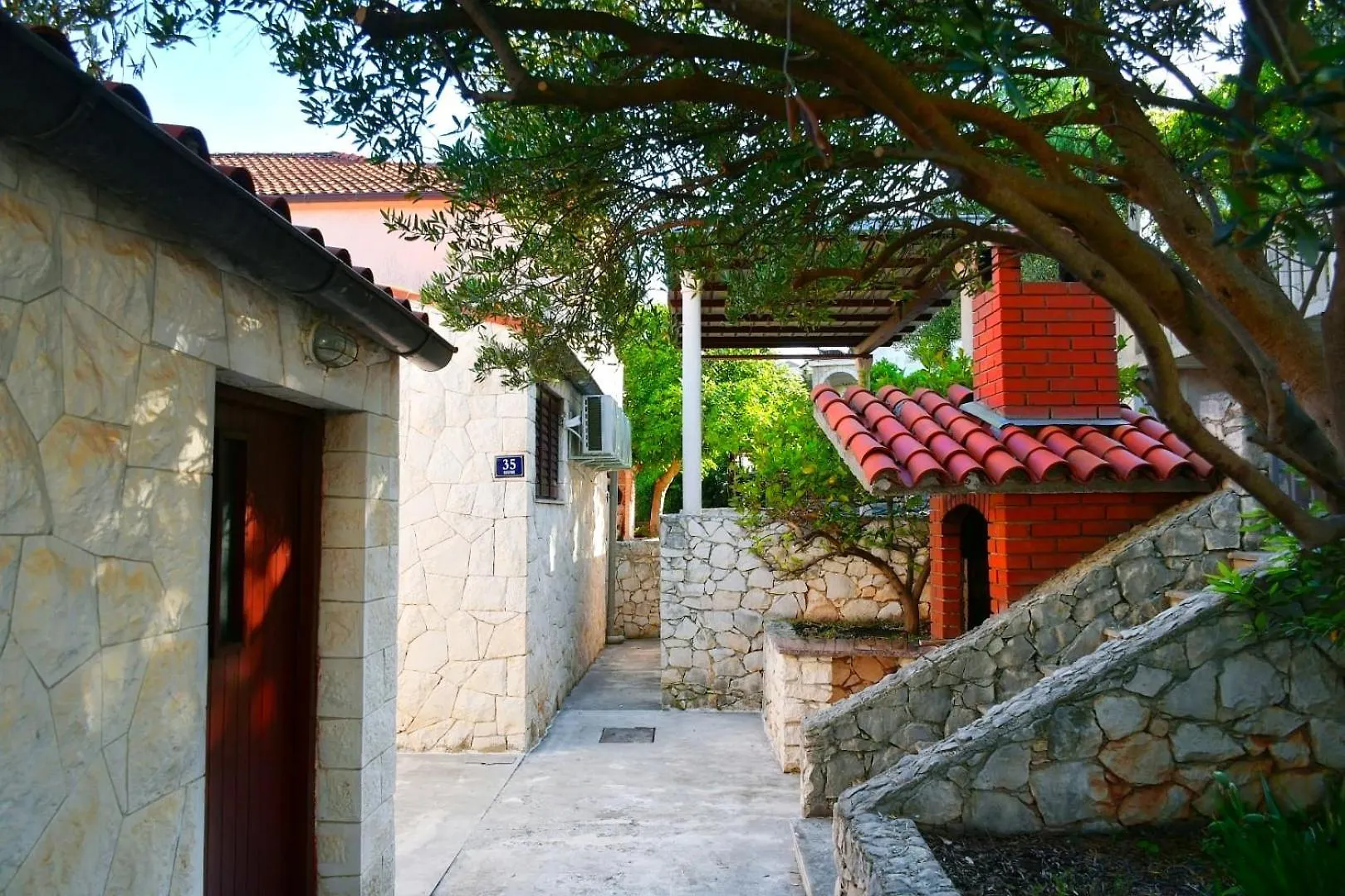 Seastone Villa Alta